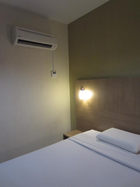 Radiant Hotel Sitiawan Room photo